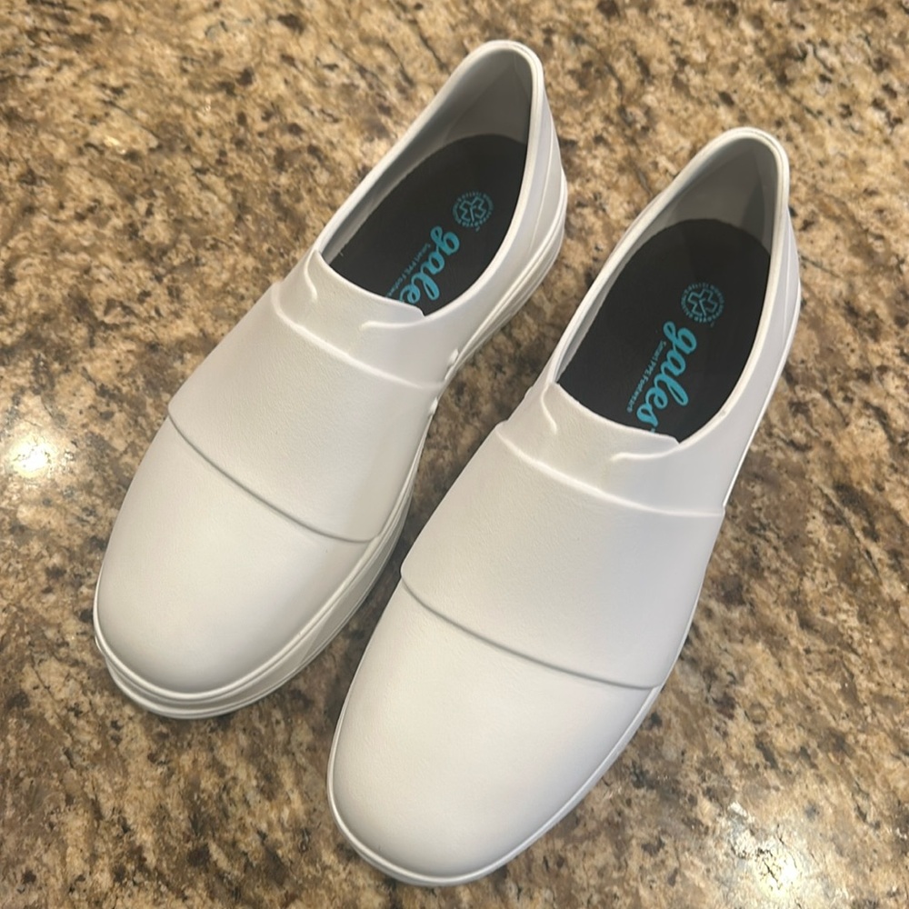 Bright white gales smart PPE Footwear size 9.5 men 11.5 women